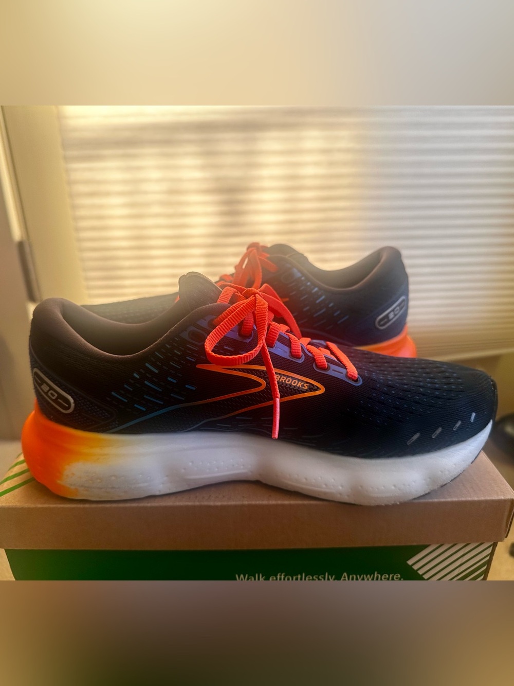 Brooks Glycerin 20 Running Shoes Black with Bright Orange Laces - Picture 4 of 12